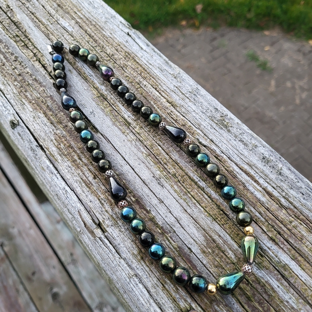 Vintage Iridescent Duochrome Reflect Stone Bead Necklace